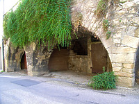 Gewölbe des Kellers, Arkaden, Ansicht von Süden / Wohnhaus und Arkaden in 74354 Besigheim (12.07.2007 - Denkmalpflegerischer Werteplan, Gesamtanlage Besigheim, Regierungspräsidium Stuttgart)