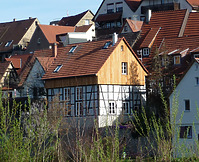 Fachwerkscheuer 11/1; Ansicht von Süden zum Wohnhaus umgebaut / Wohnhaus mit Scheune in 74354 Besigheim (2017 - M. Haußmann)