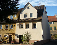 Ansicht von Südost / Wohnhaus, Teil von Doppelhaus und Doppelscheune in 74354 Besigheim (2016 - M. Haußmann)