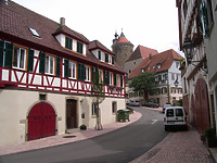 Blick von Westen nach Südosten   / Pfarrgasse in 74354 Besigheim (2007 - Denkmalpflegerischer Werteplan,  Gesamtanlage Besigheim  Regierungspräsidium Stuttgart)