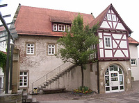 Hof, Ansicht von Südost / Schulgebäude, ehemalige Pfründscheuer in 74354 Besigheim (Denkmalpflegerischer Werteplan, Gesamtanlage Besigheim, Regierungspräsidium Stuttgart)