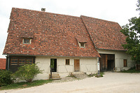 Traufseite Wohn-Stall-Haus  / Dosterhaus, Wohnstallhaus mit Scheuer aus Beuren in 72660 Beuren (18.08.2011 - Becker_priv)